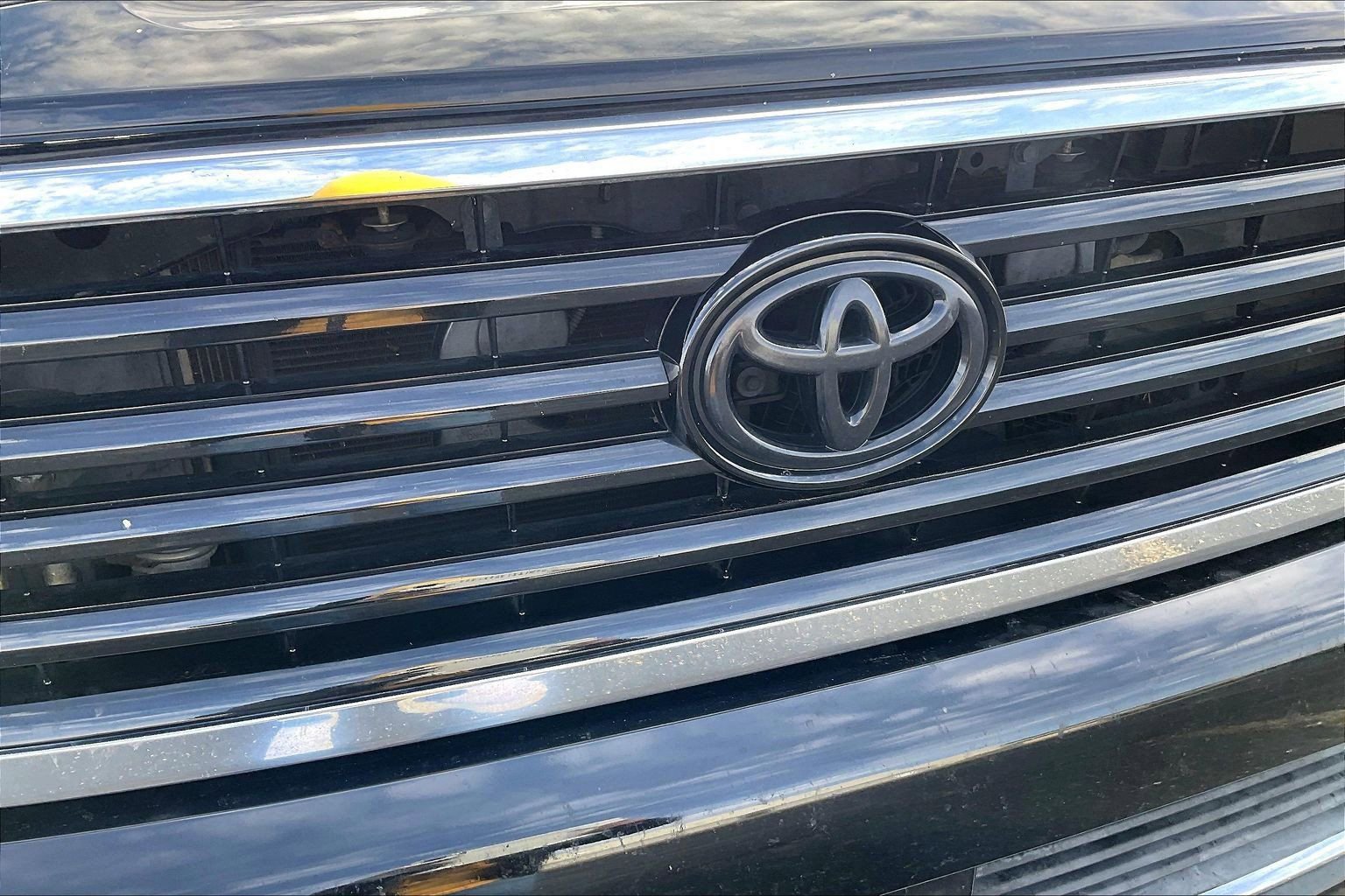 Used 2018 Toyota Sequoia TRD Sport image 26