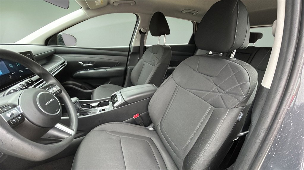 Certified 2025 Hyundai Tucson SE image 16