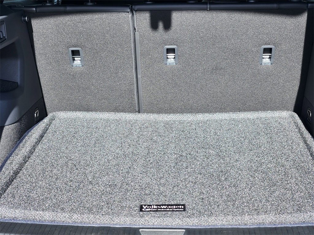 New 2025 Volkswagen Tiguan SE R-Line image 22