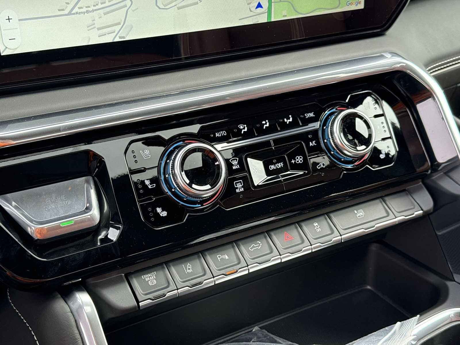 New 2026 GMC Sierra 3500 Denali Ultimate w/ LPO, Black Badging Package image 17