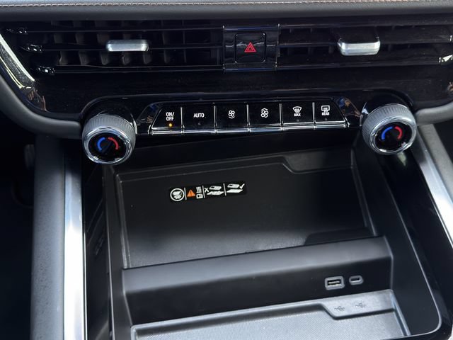 Certified 2025 Chevrolet Tahoe High Country AWD/4WD image 21
