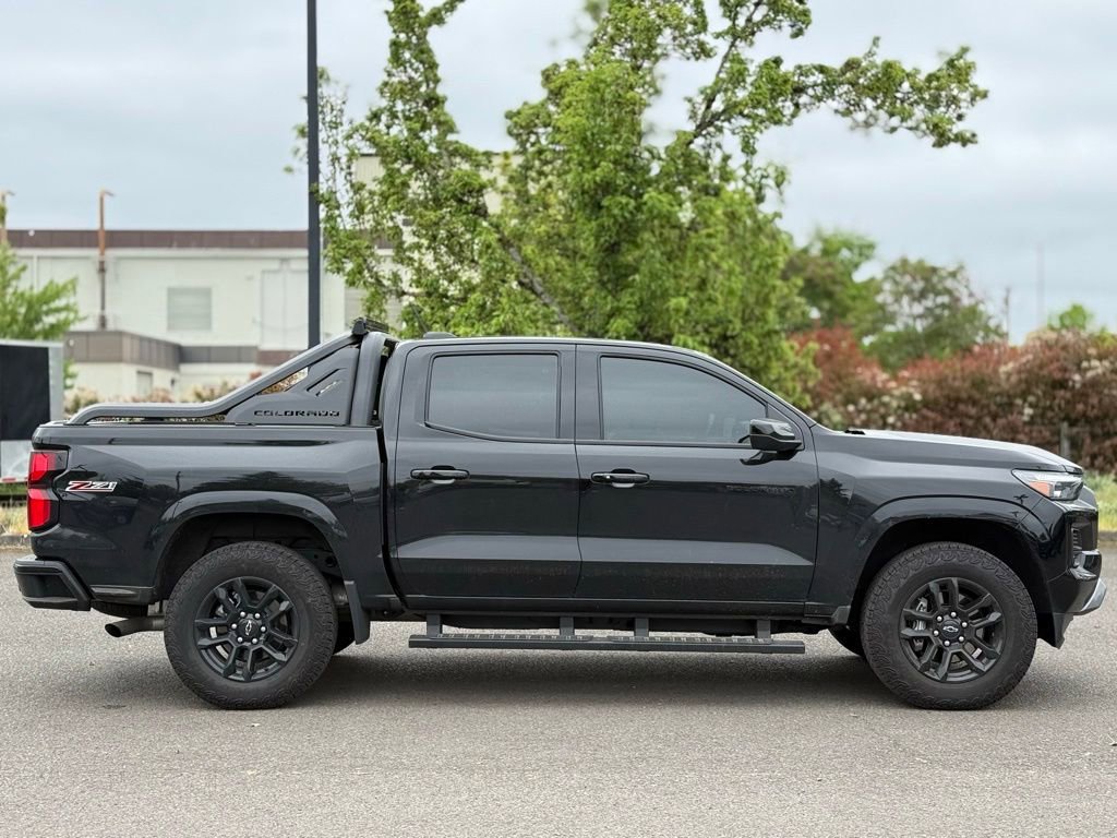 Used 2025 Chevrolet Colorado Z71 w/ Midnight Edition AWD/4WD image 6