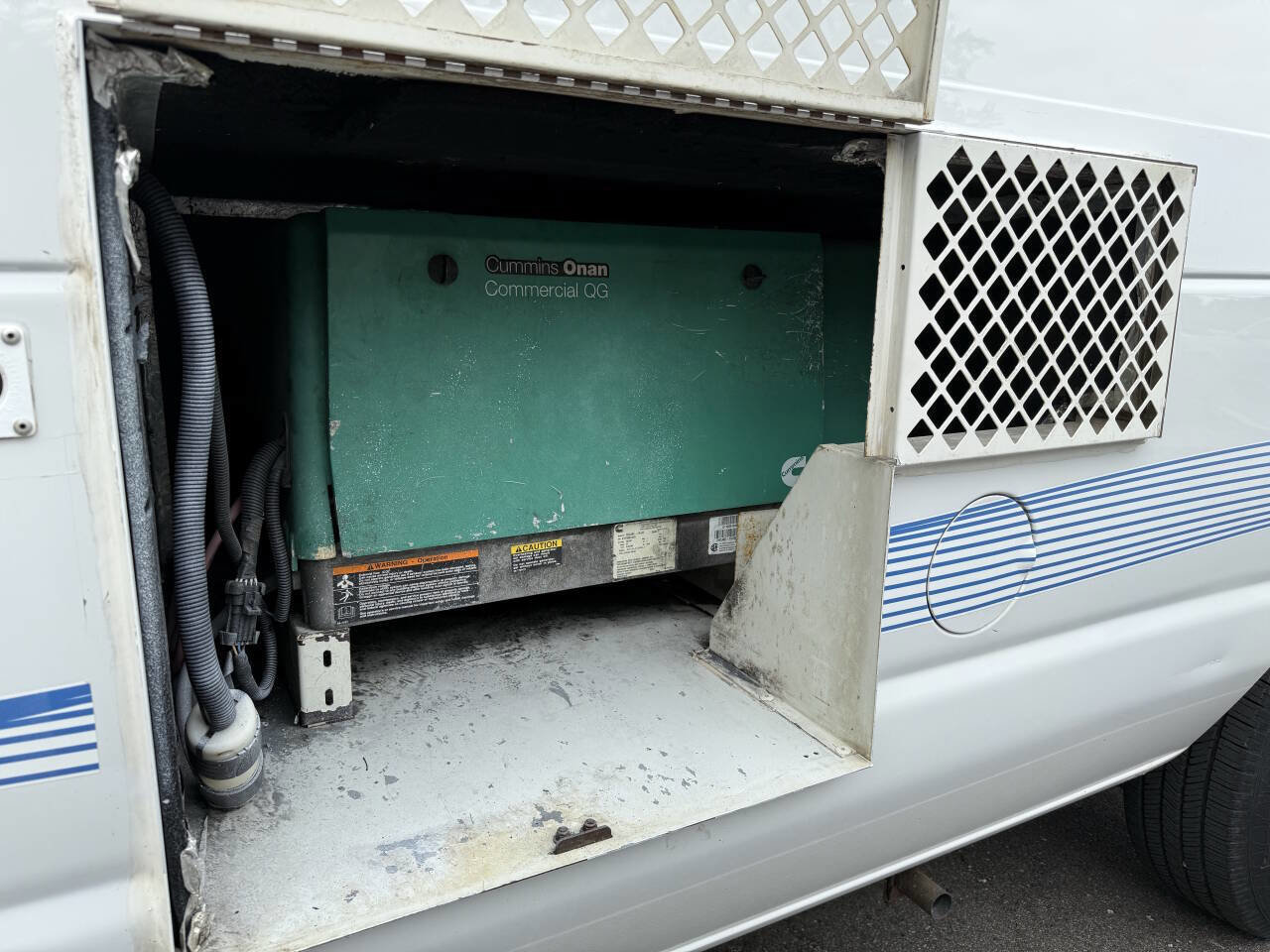 Used 2011 Ford E-250 and Econoline 250 w/ PWR Group image 12