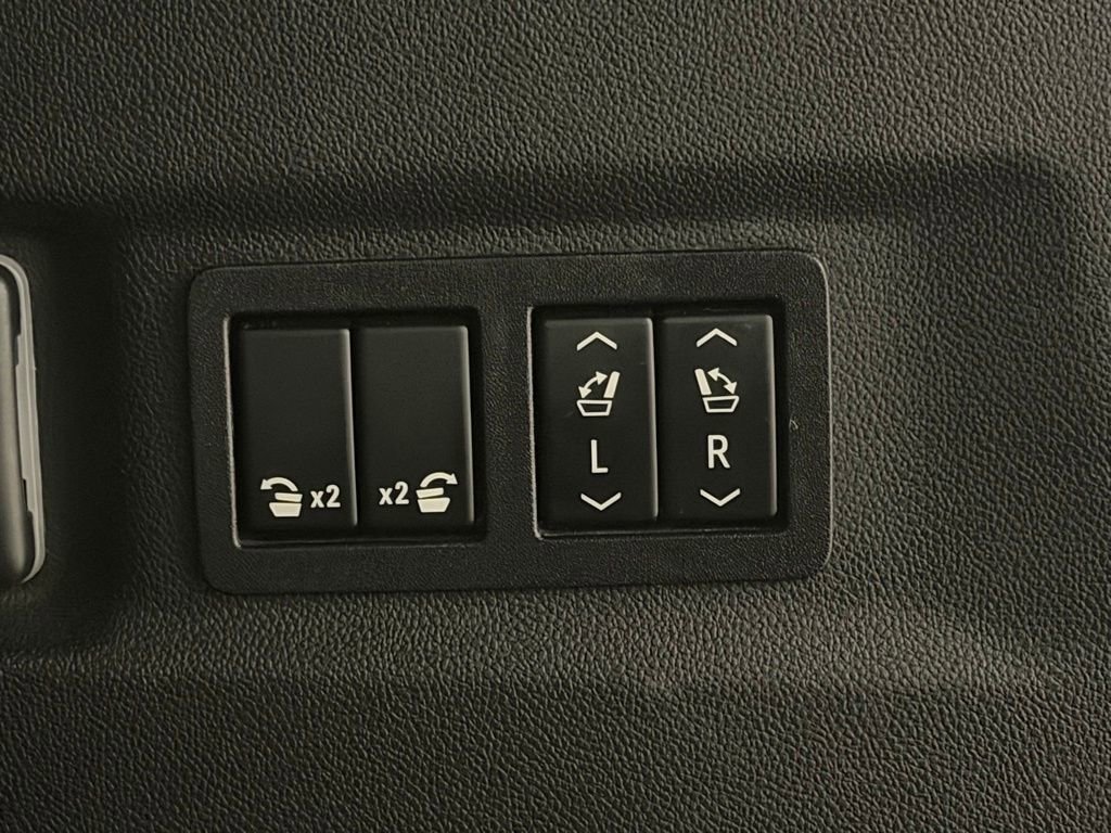 Certified 2022 GMC Yukon XL Denali AWD/4WD image 18