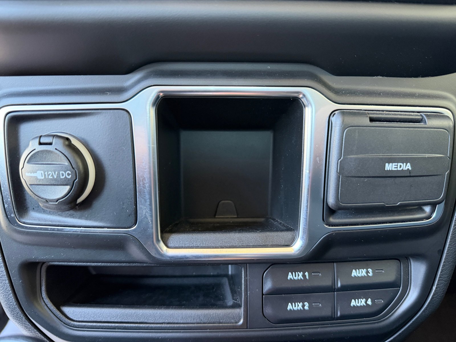 Used 2023 Jeep Gladiator Sport w/ Trailer Tow Package image 31