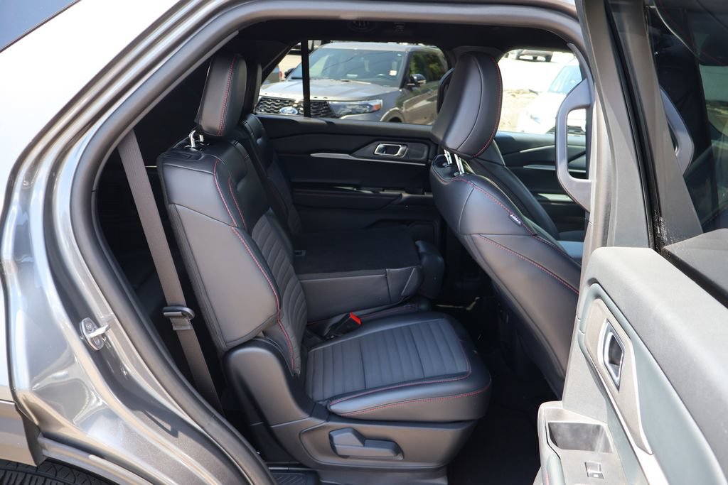 Used 2026 Ford Explorer ST-Line w/ ST-Line Street Pack AWD/4WD image 26