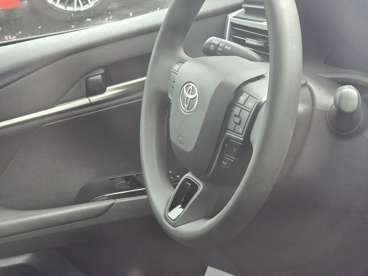 Used 2025 Toyota Camry LE FWD image 16