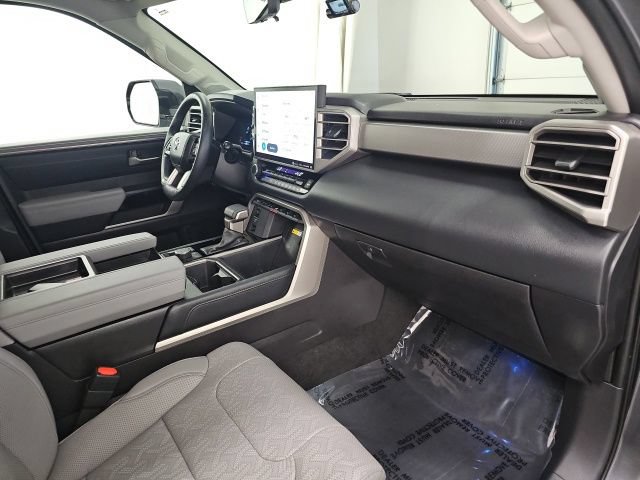 Used 2024 Toyota Tundra Limited AWD/4WD image 36