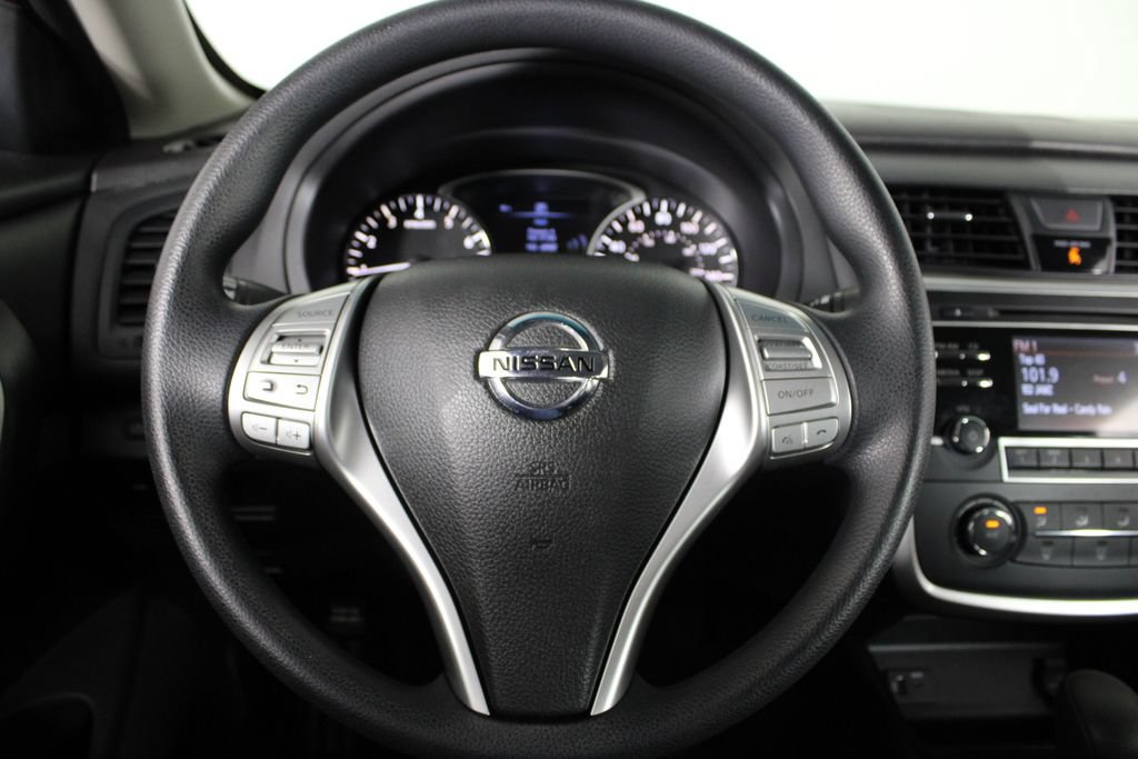 Used 2016 Nissan Altima 2.5 S w/ Power Driver Seat Package FWD image 9