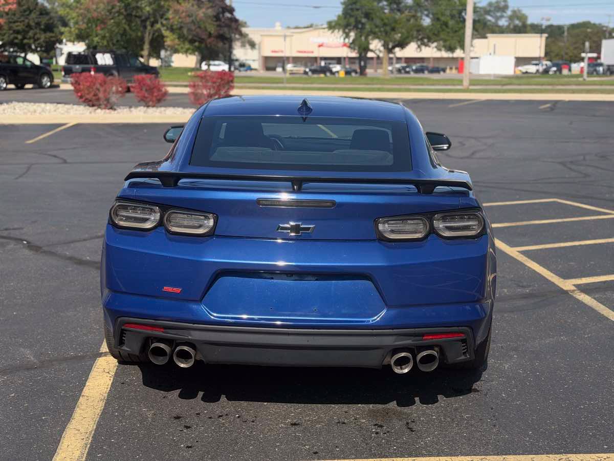 Used 2021 Chevrolet Camaro SS RWD image 5