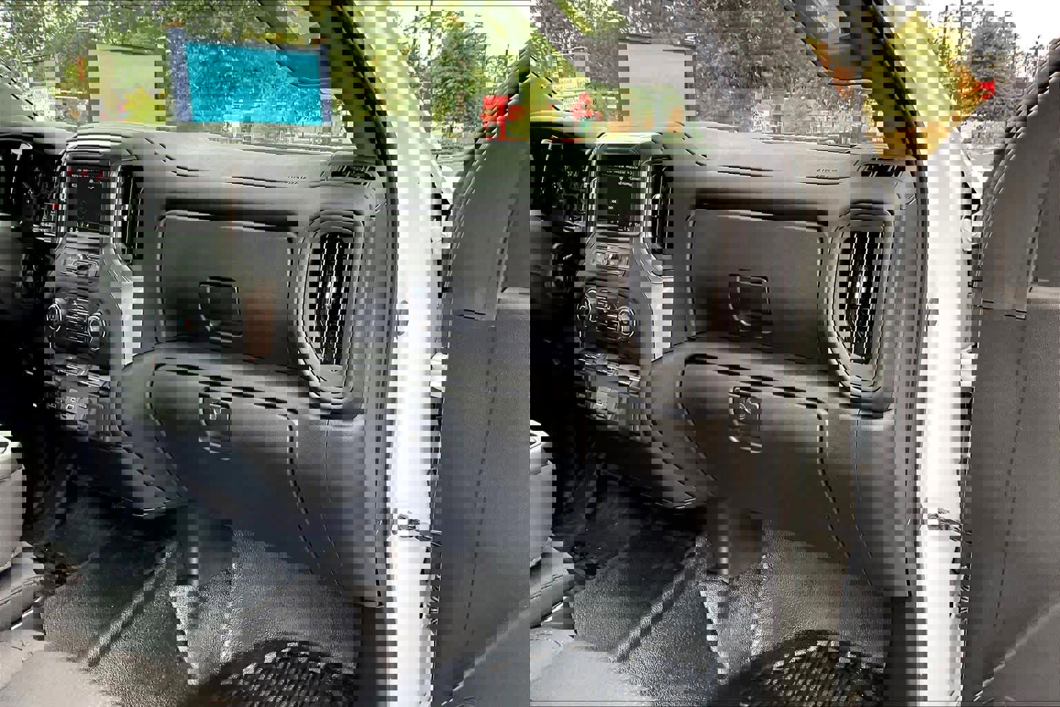 Used 2025 Chevrolet Silverado 2500 W/T w/ Snow Plow Prep/Camper Package image 18