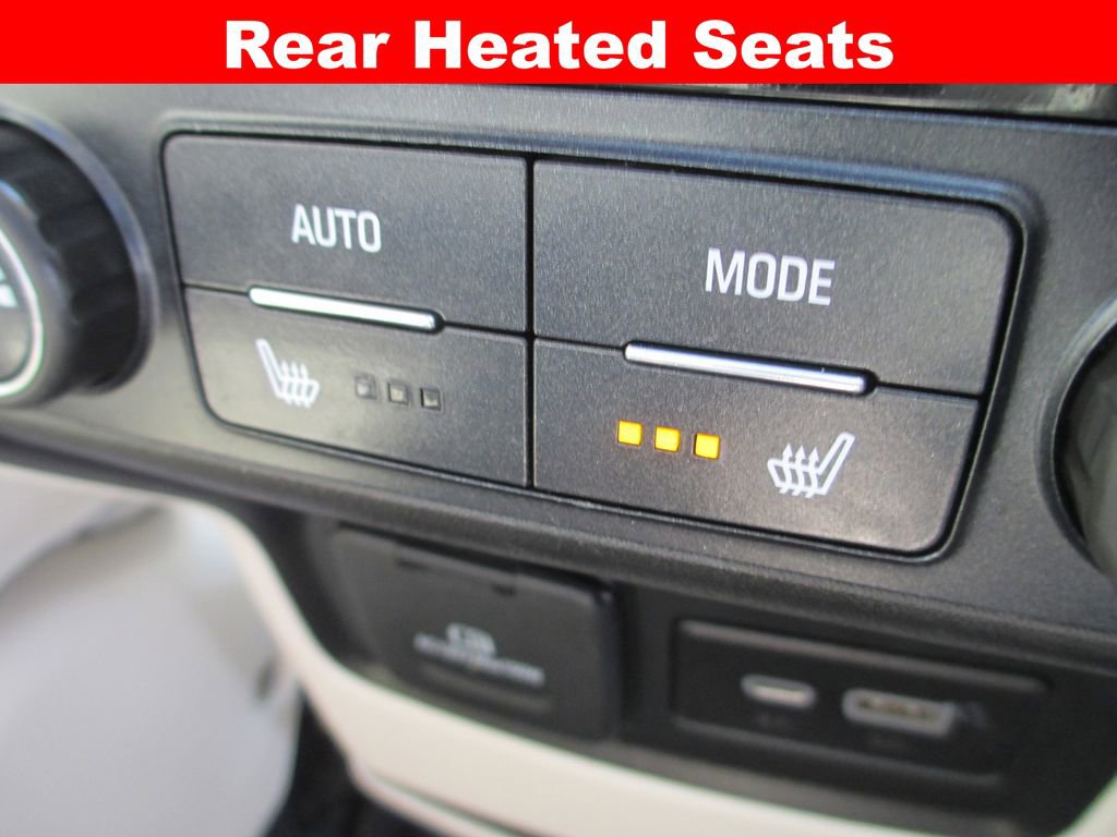 Used 2021 GMC Acadia Denali w/ Denali Technology Package AWD/4WD image 28