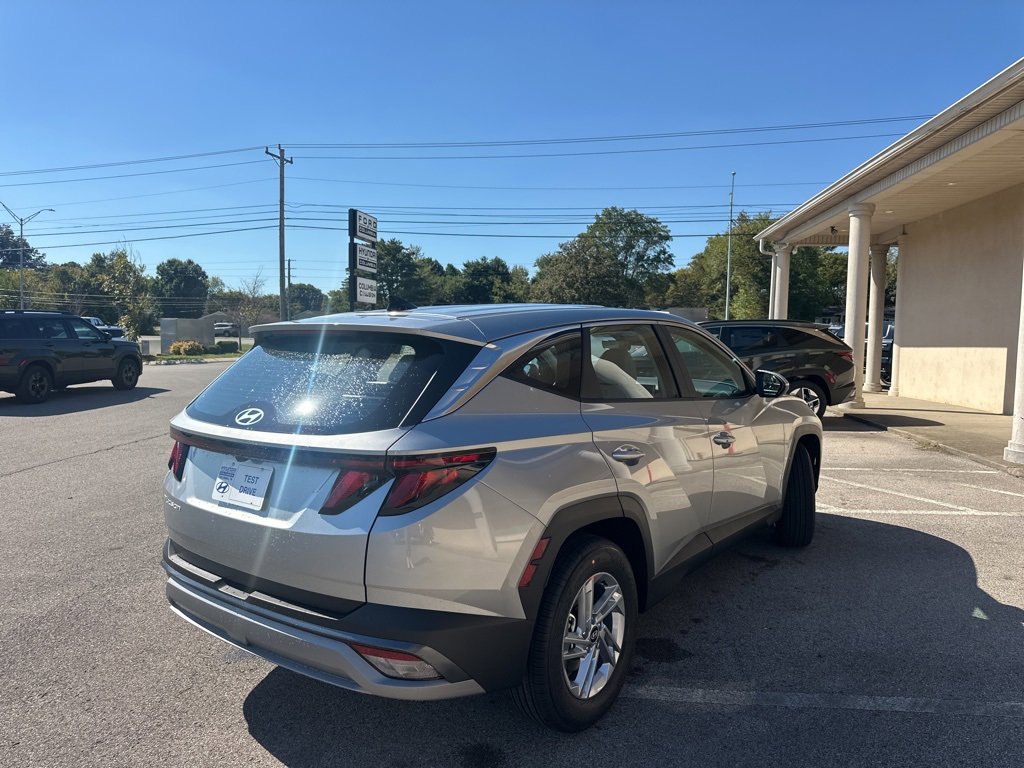 New 2026 Hyundai Tucson SE image 8