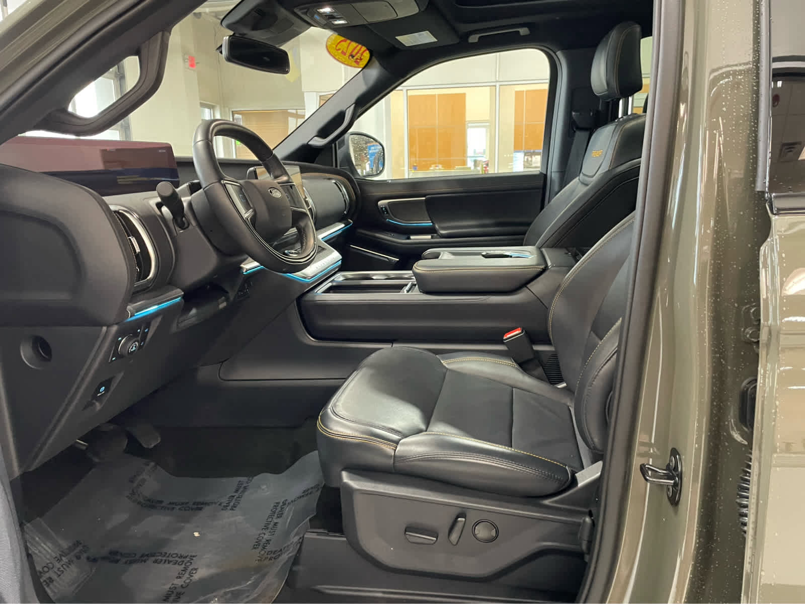 Used 2025 Ford Expedition Tremor AWD/4WD image 18