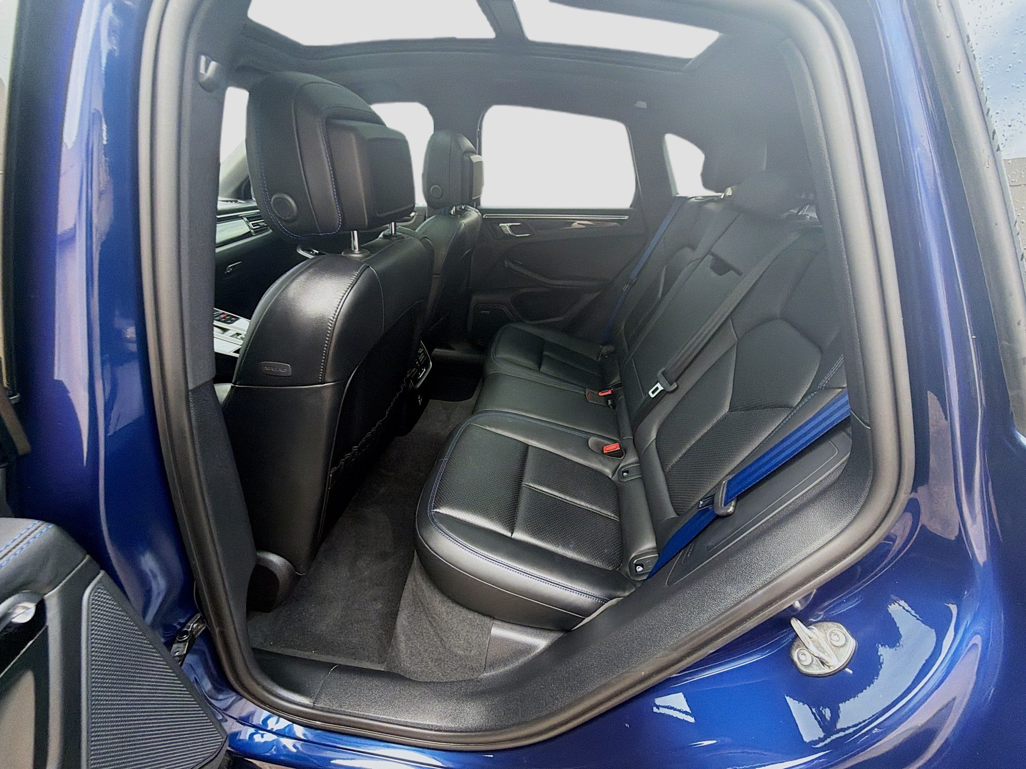 Used 2024 Porsche Macan w/ Premium Plus Package AWD/4WD image 24