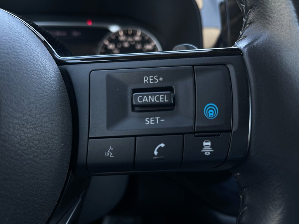 Used 2022 Nissan Pathfinder SV image 24