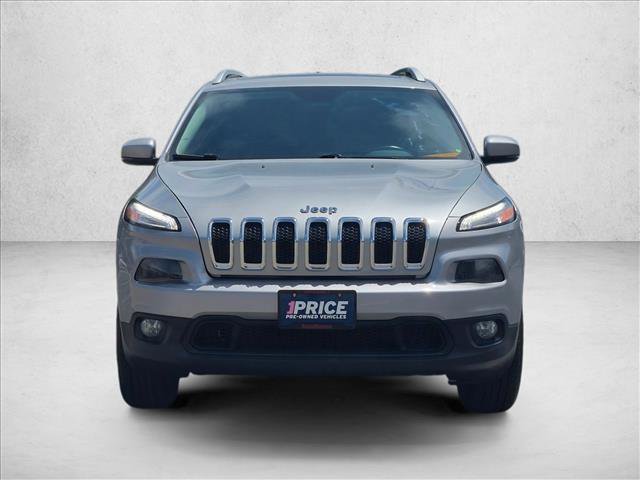Used 2016 Jeep Cherokee Latitude w/ Comfort/Convenience Group AWD/4WD image 2