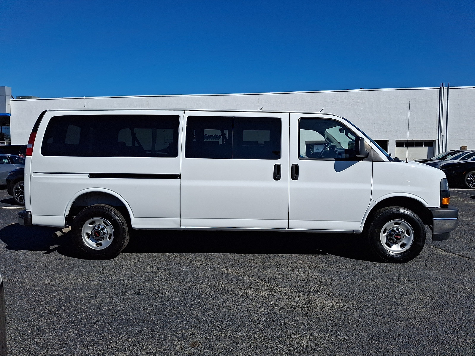Used 2025 GMC Savana 3500 LT w/ LT Preferred Equipment Group RWD image 7