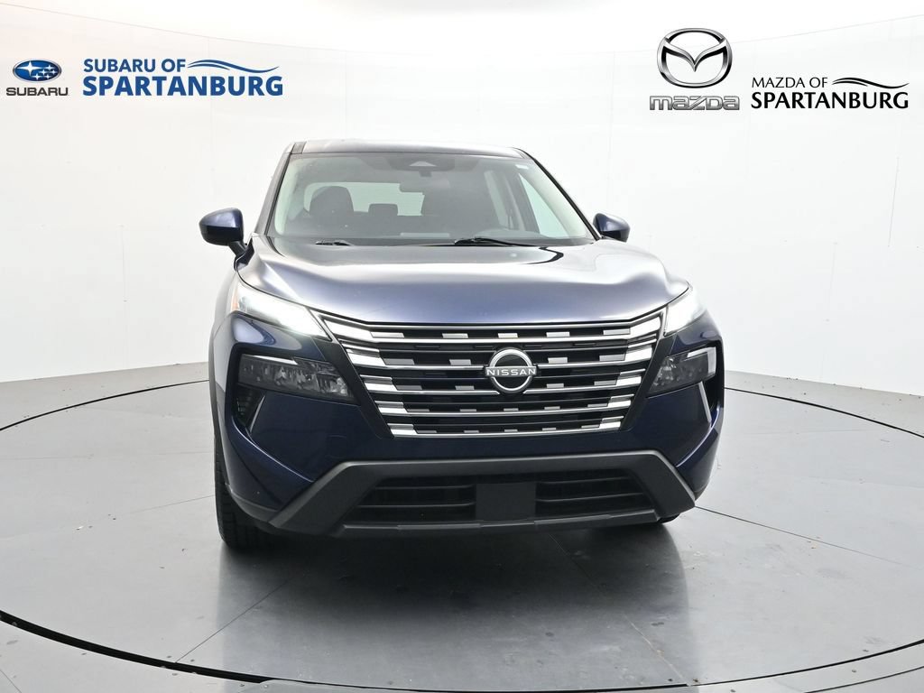 Used 2024 Nissan Rogue SV FWD image 2
