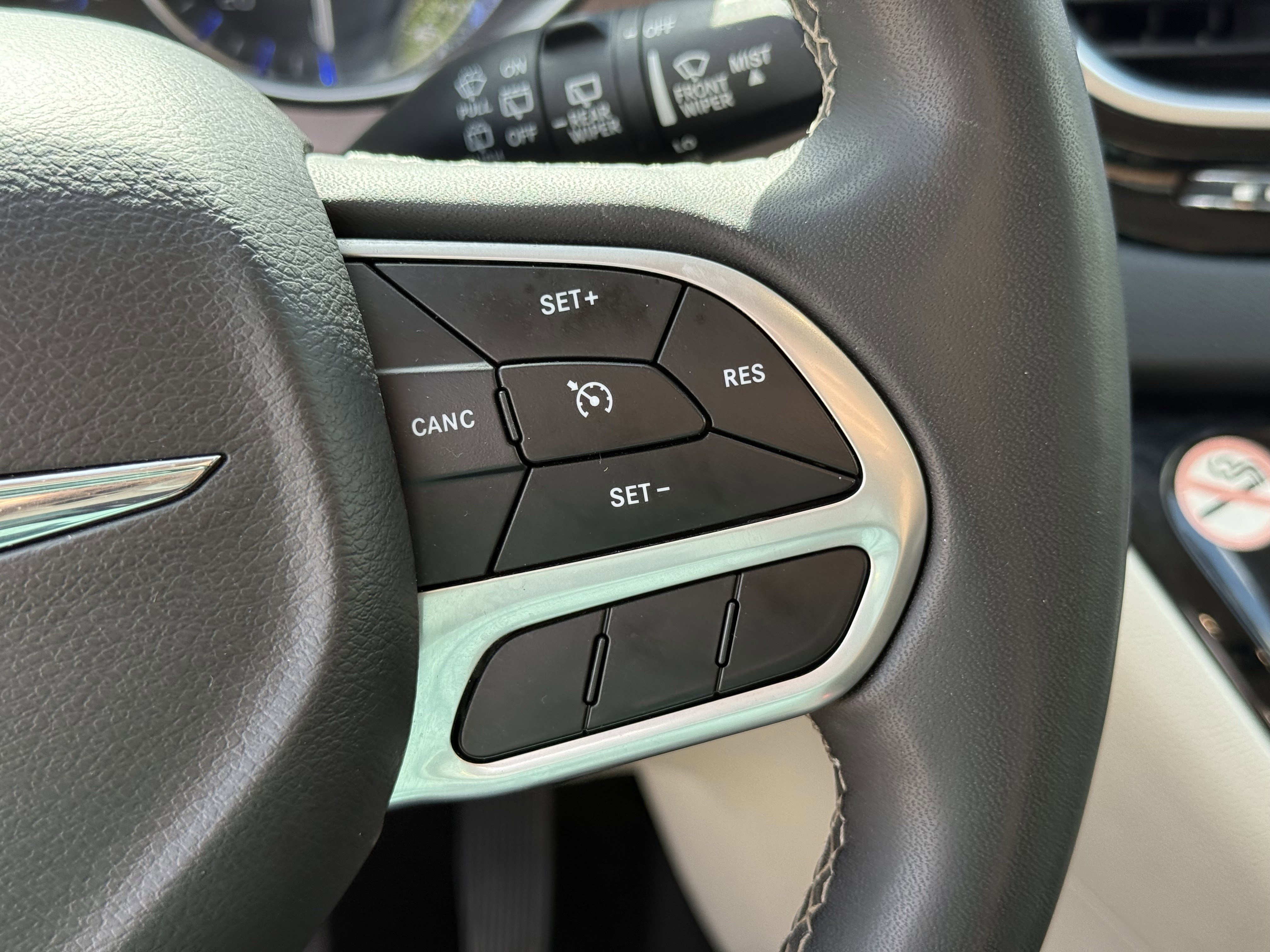 Used 2023 Chrysler Voyager LX FWD image 17