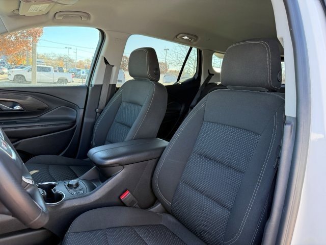 Used 2023 GMC Terrain SLE w/ Driver Convenience Package image 14