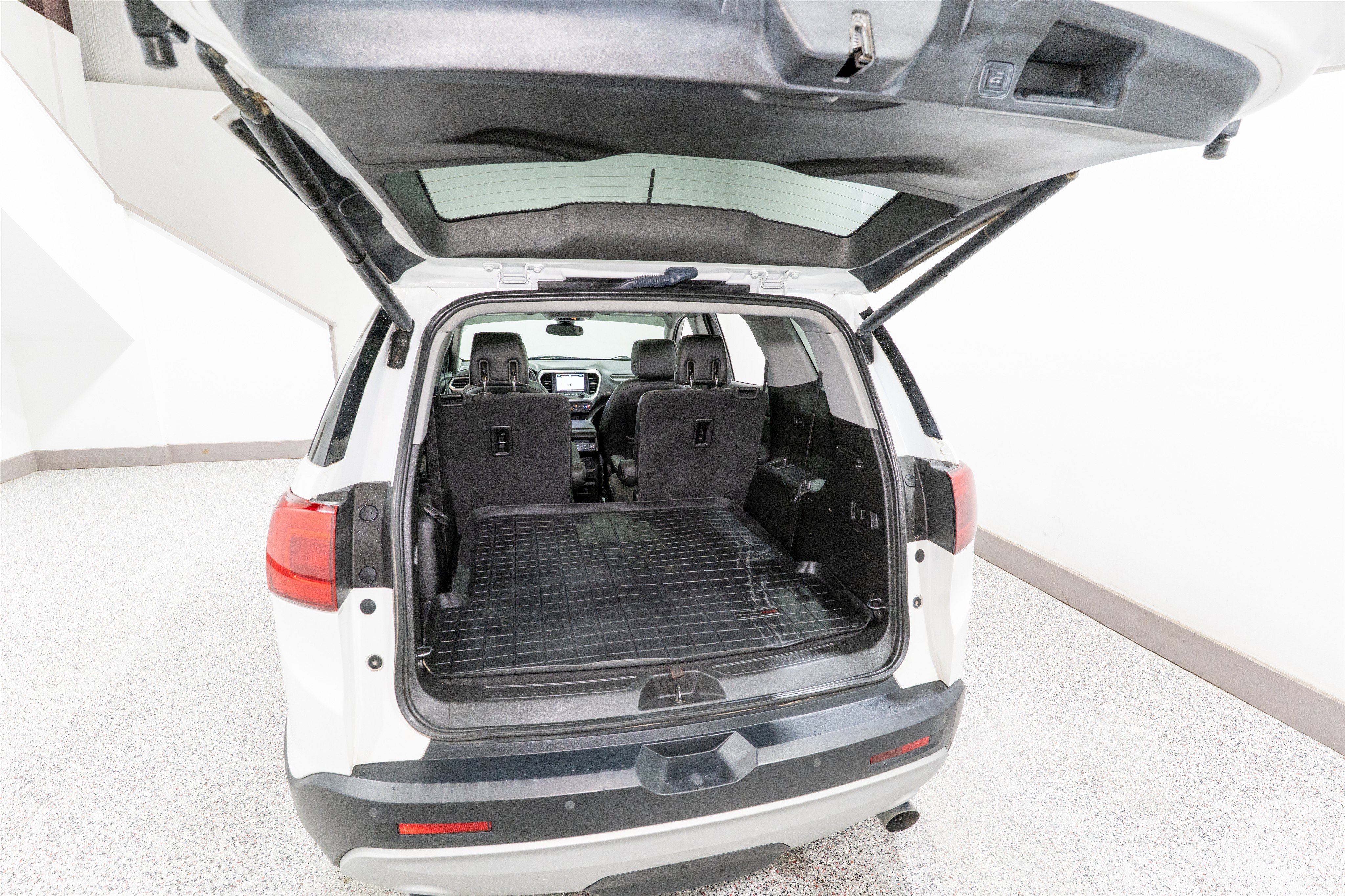 Used 2018 GMC Acadia SLT w/ LPO, Black Accent Package image 36