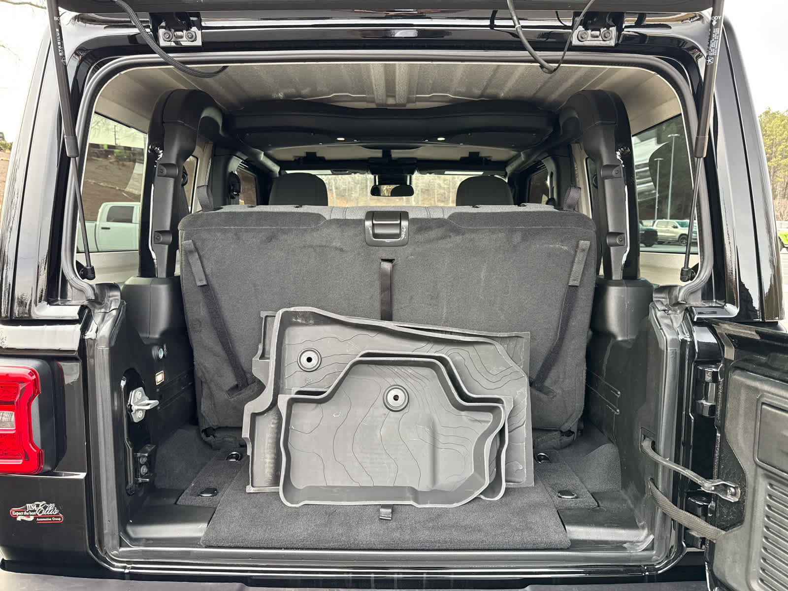 Used 2025 Jeep Wrangler Rubicon w/ Convenience Group image 28