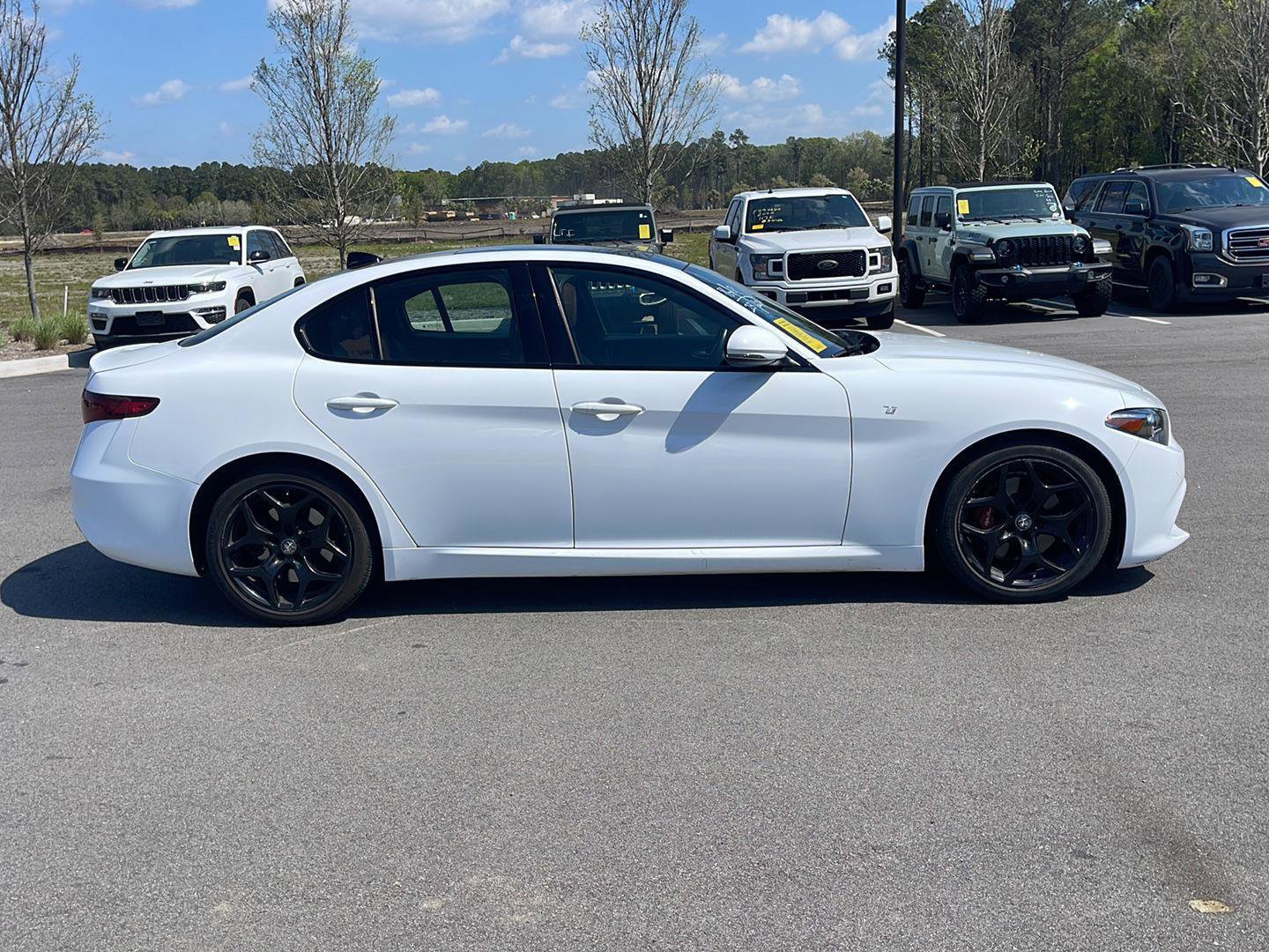 Used 2023 Alfa Romeo Giulia Ti image 8