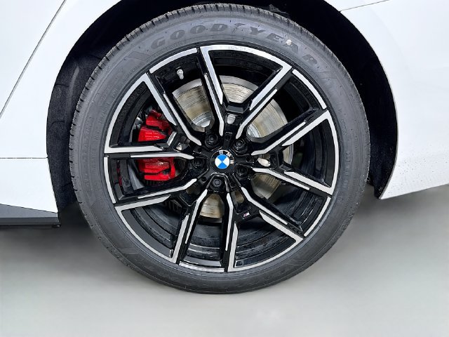 Used 2026 BMW i4 xDrive40i w/ M Sport Package AWD/4WD image 32