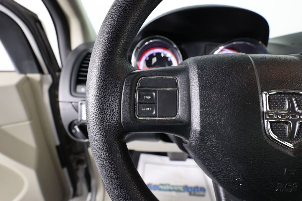 Used 2012 Dodge Grand Caravan SXT image 29
