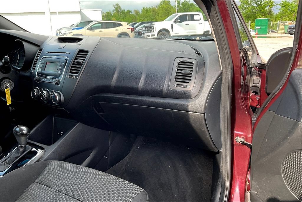 Used 2017 Kia Forte LX FWD image 15
