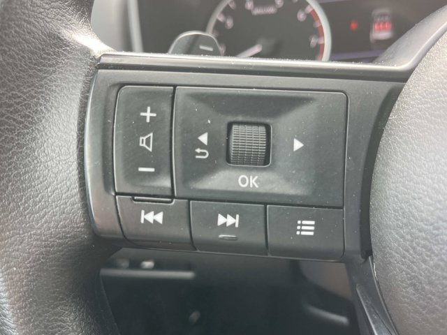 Used 2024 Nissan Rogue SV AWD/4WD image 32
