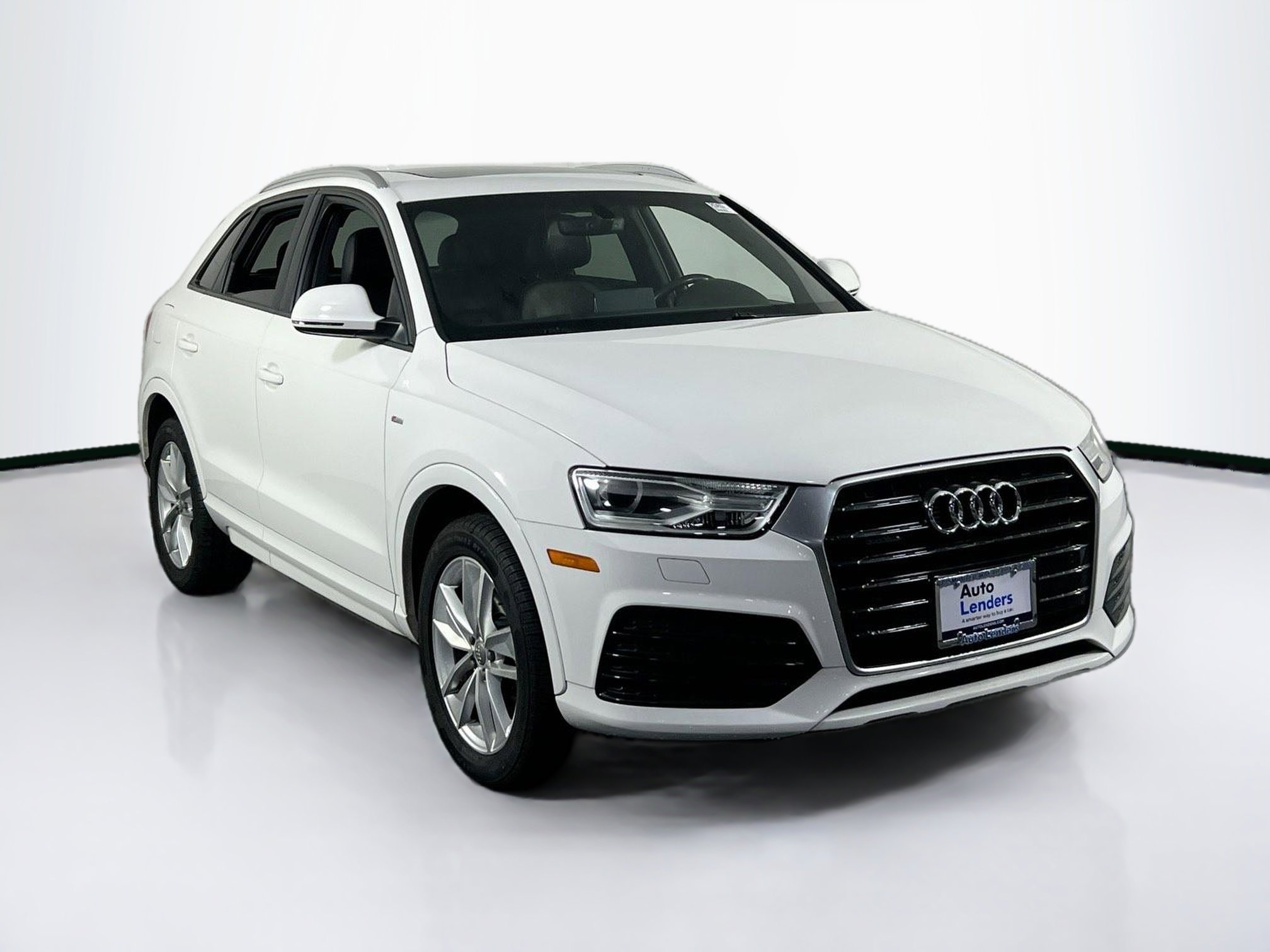 Used 2018 Audi Q3 2.0T Premium w/ Convenience Package image 3