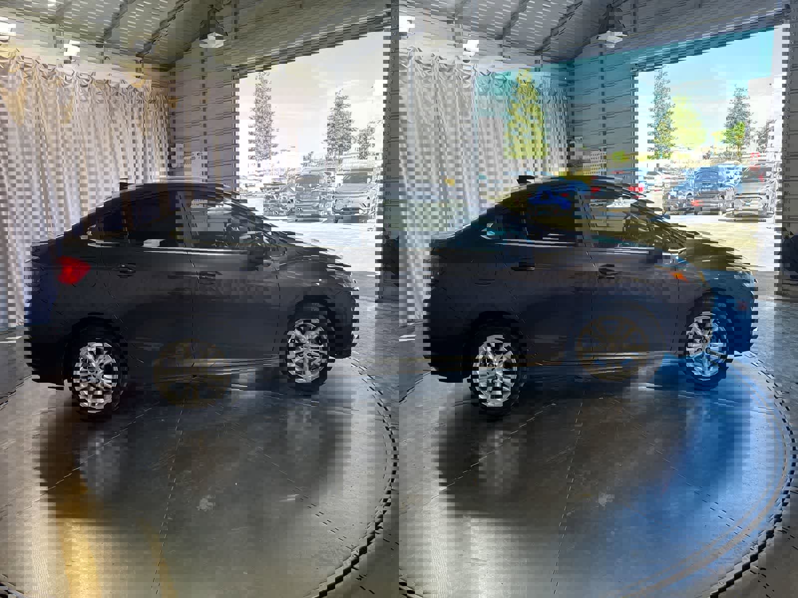 Used 2017 Chevrolet Cruze LT w/ Convenience Package image 4