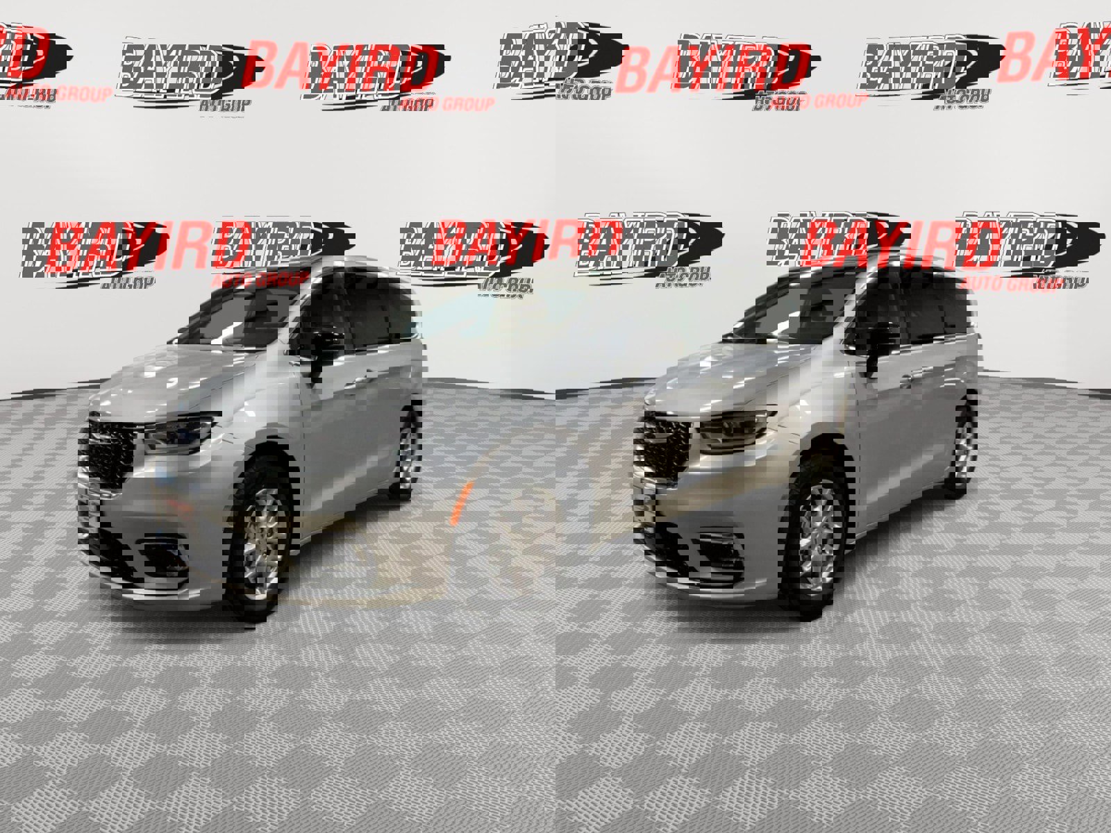 Used 2024 Chrysler Pacifica Touring-L image 5