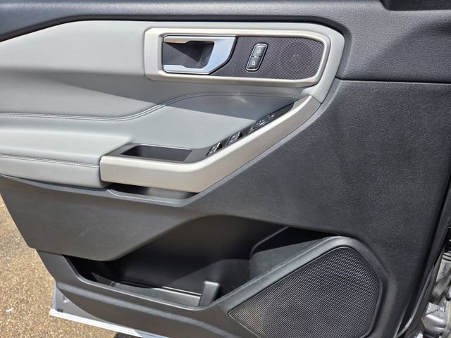 Used 2022 Ford Explorer XLT w/ Equipment Group 202A image 17