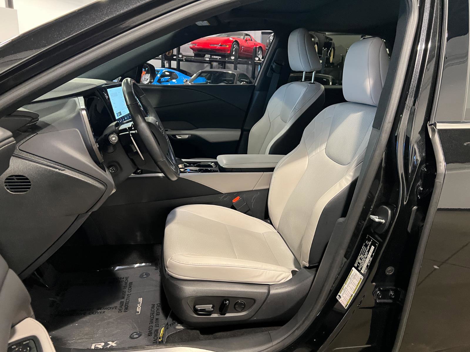 Used 2023 Lexus RX 350h image 9