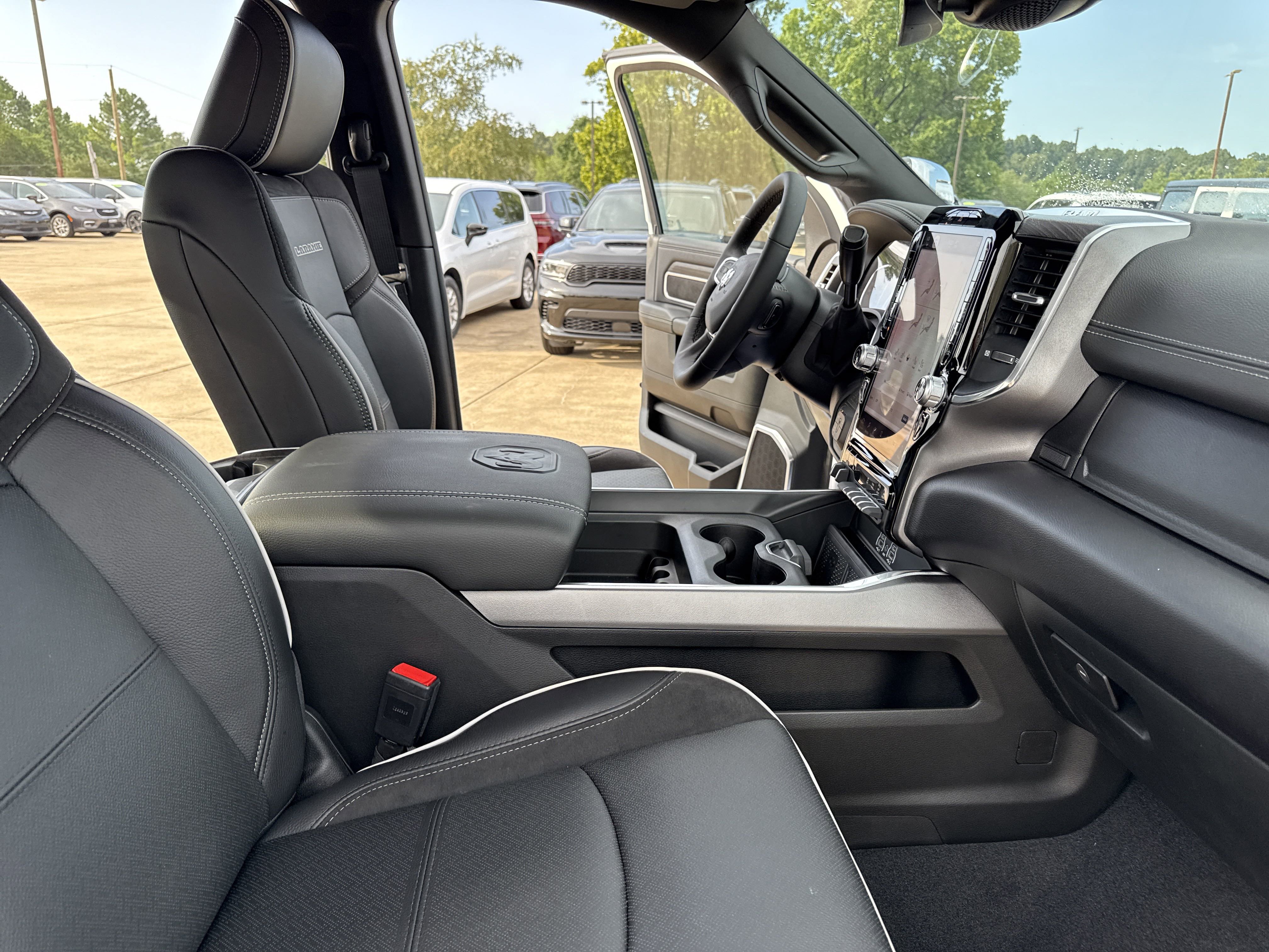 New 2025 RAM 2500 Laramie image 31