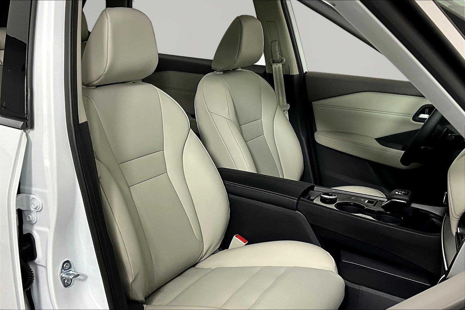 New 2026 Nissan Rogue Dark Armor AWD/4WD image 19