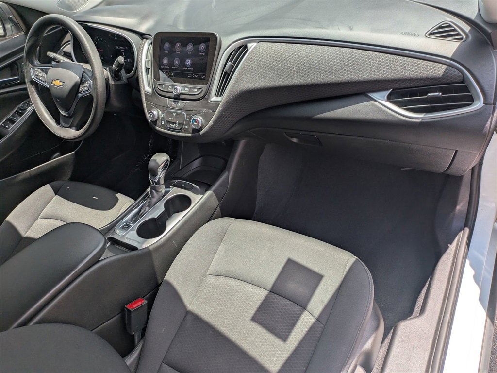Used 2023 Chevrolet Malibu LS image 28