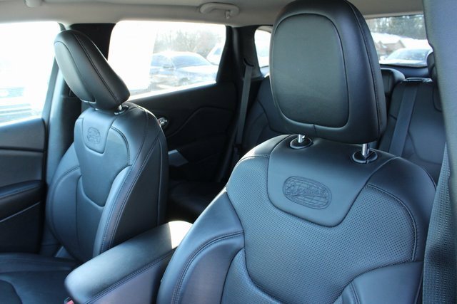 Used 2018 Jeep Cherokee Overland image 10