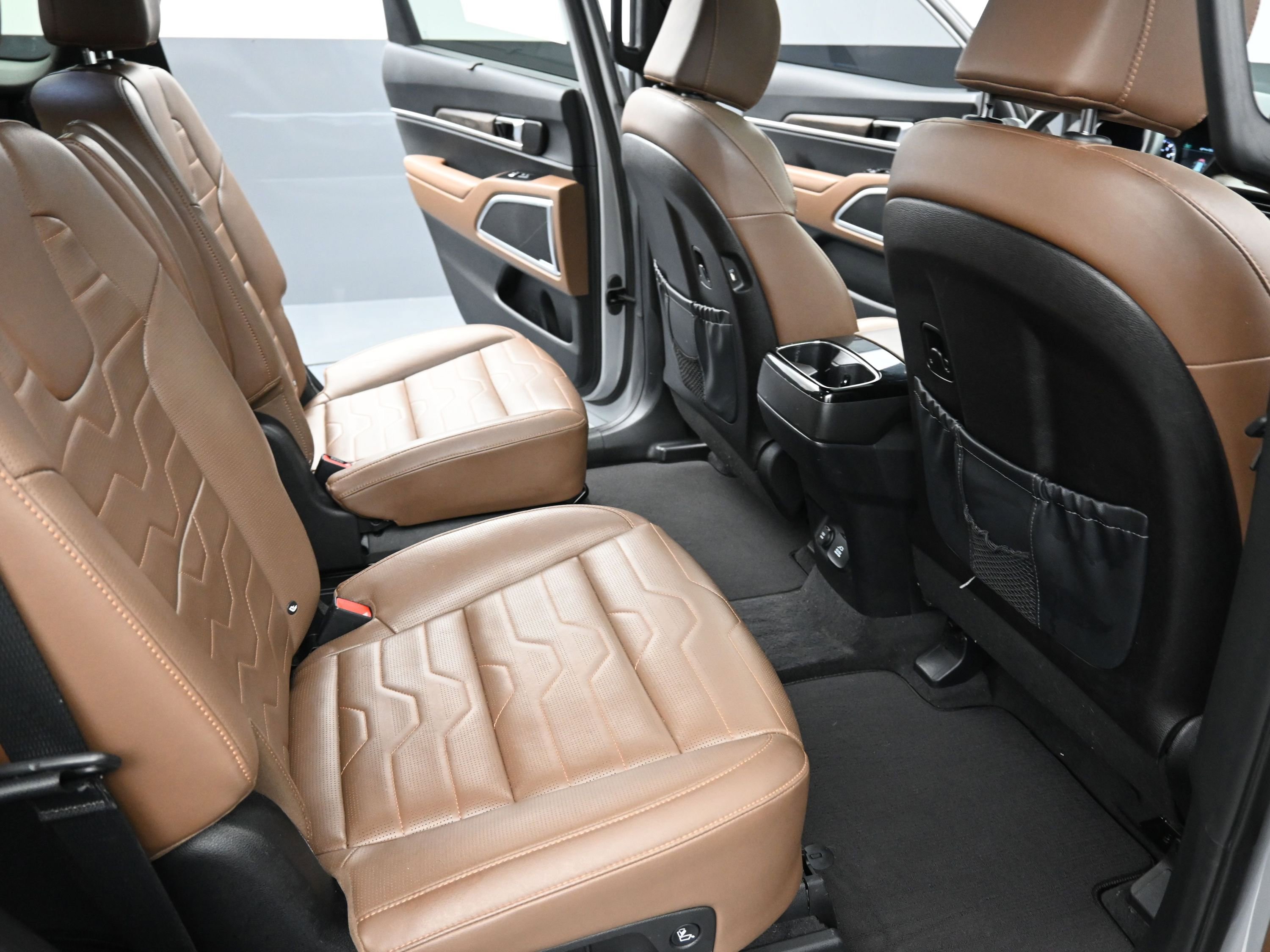 Used 2022 Kia Telluride SX w/ SX Prestige Package image 22