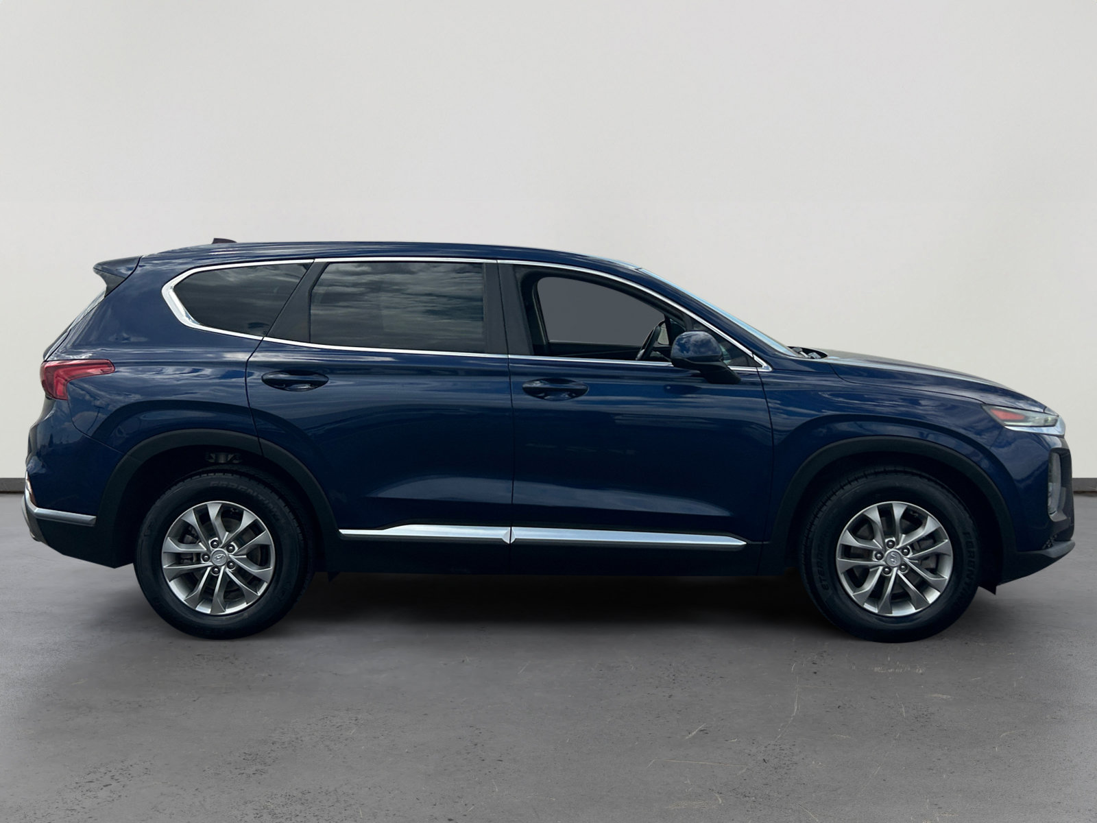 Used 2019 Hyundai Santa Fe SE FWD image 6