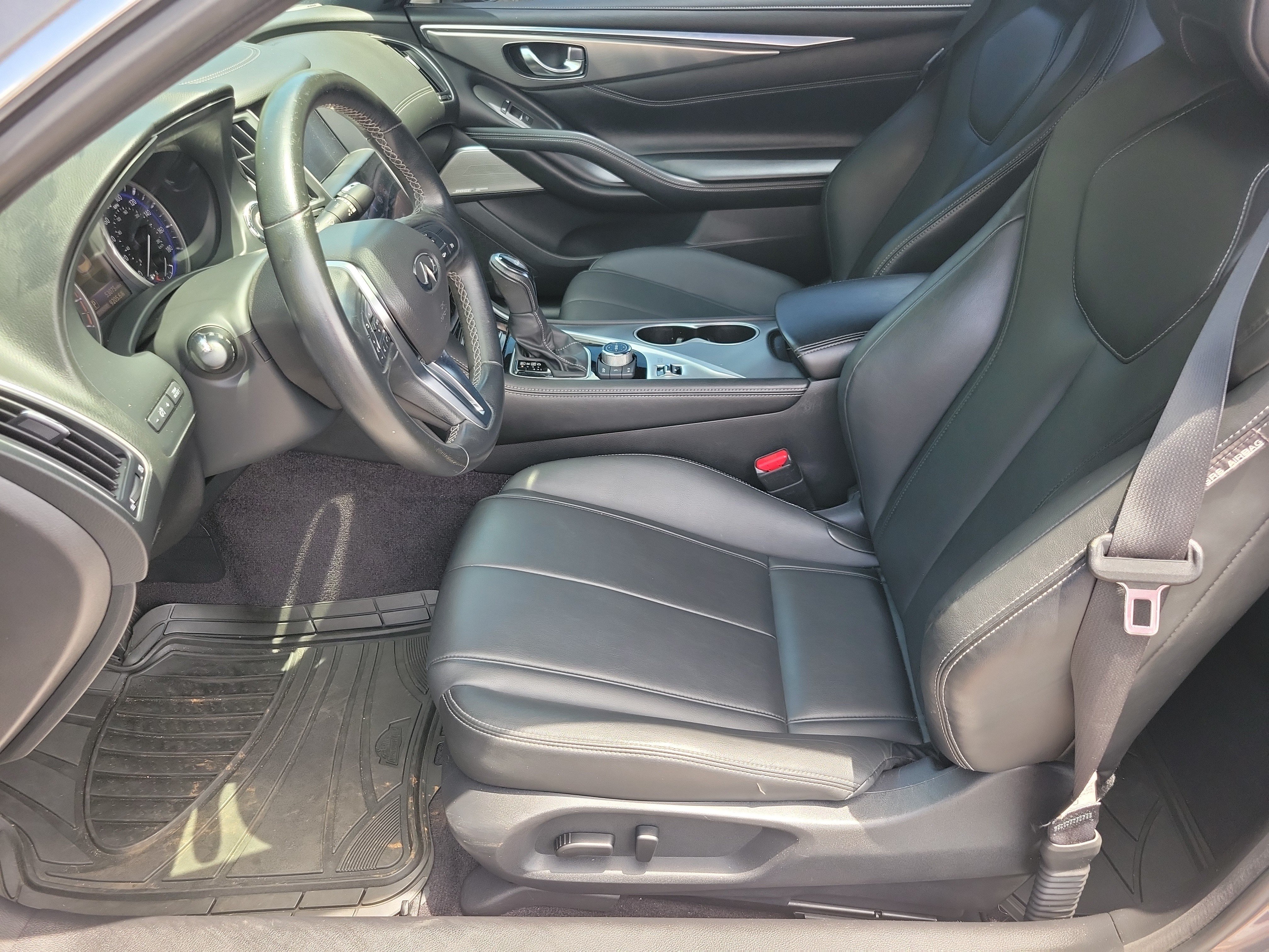 Used 2018 INFINITI Q60 3.0t Luxe RWD image 5