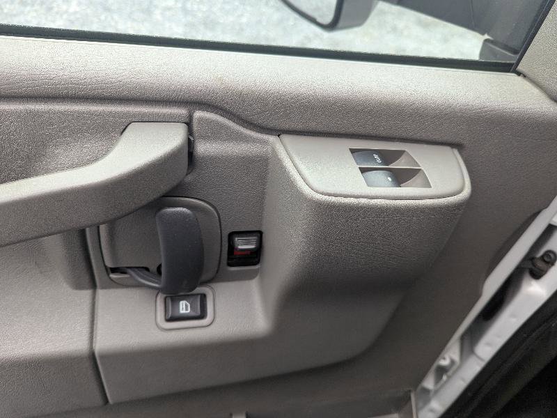 Used 2023 Chevrolet Express 4500 w/ Power Convenience Package RWD image 23
