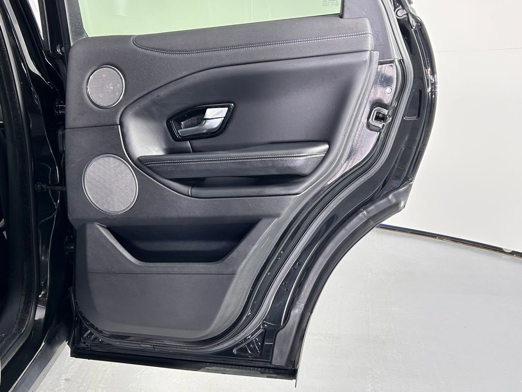 Used 2017 Land Rover Range Rover Evoque SE Premium image 12