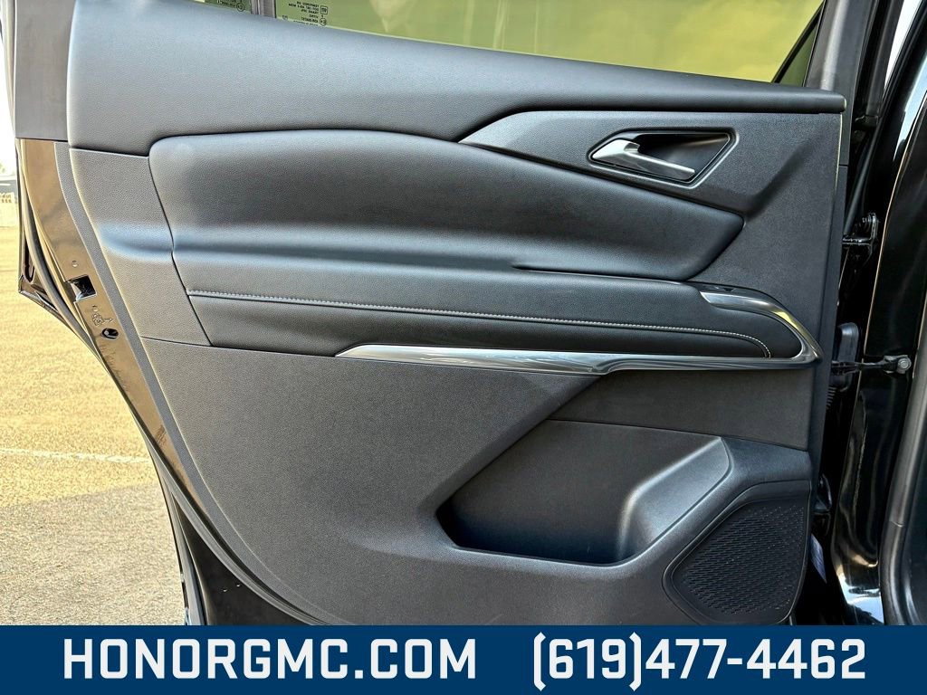 Used 2024 Chevrolet Traverse LT image 19