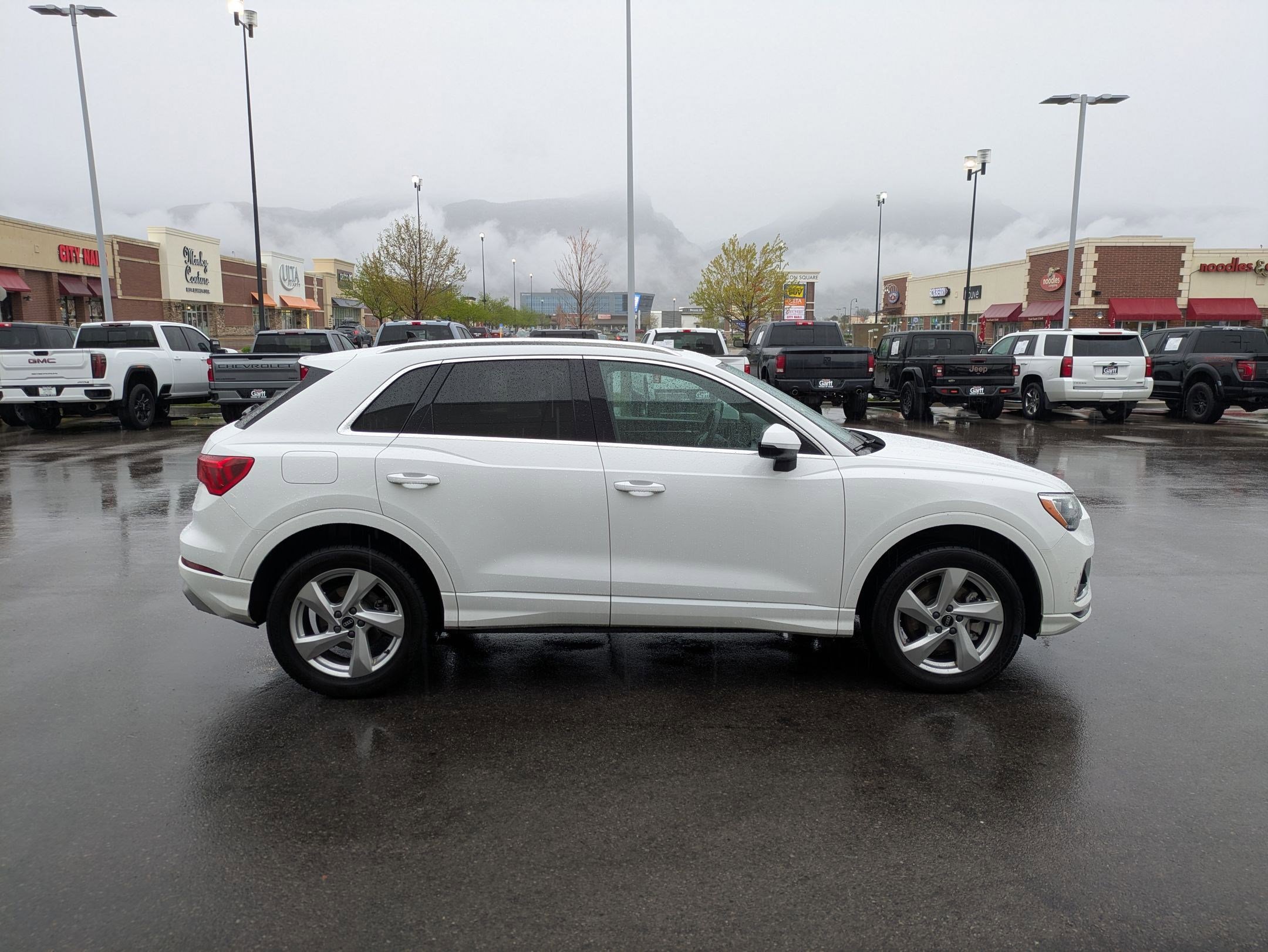 Used 2021 Audi Q3 2.0T Premium image 2