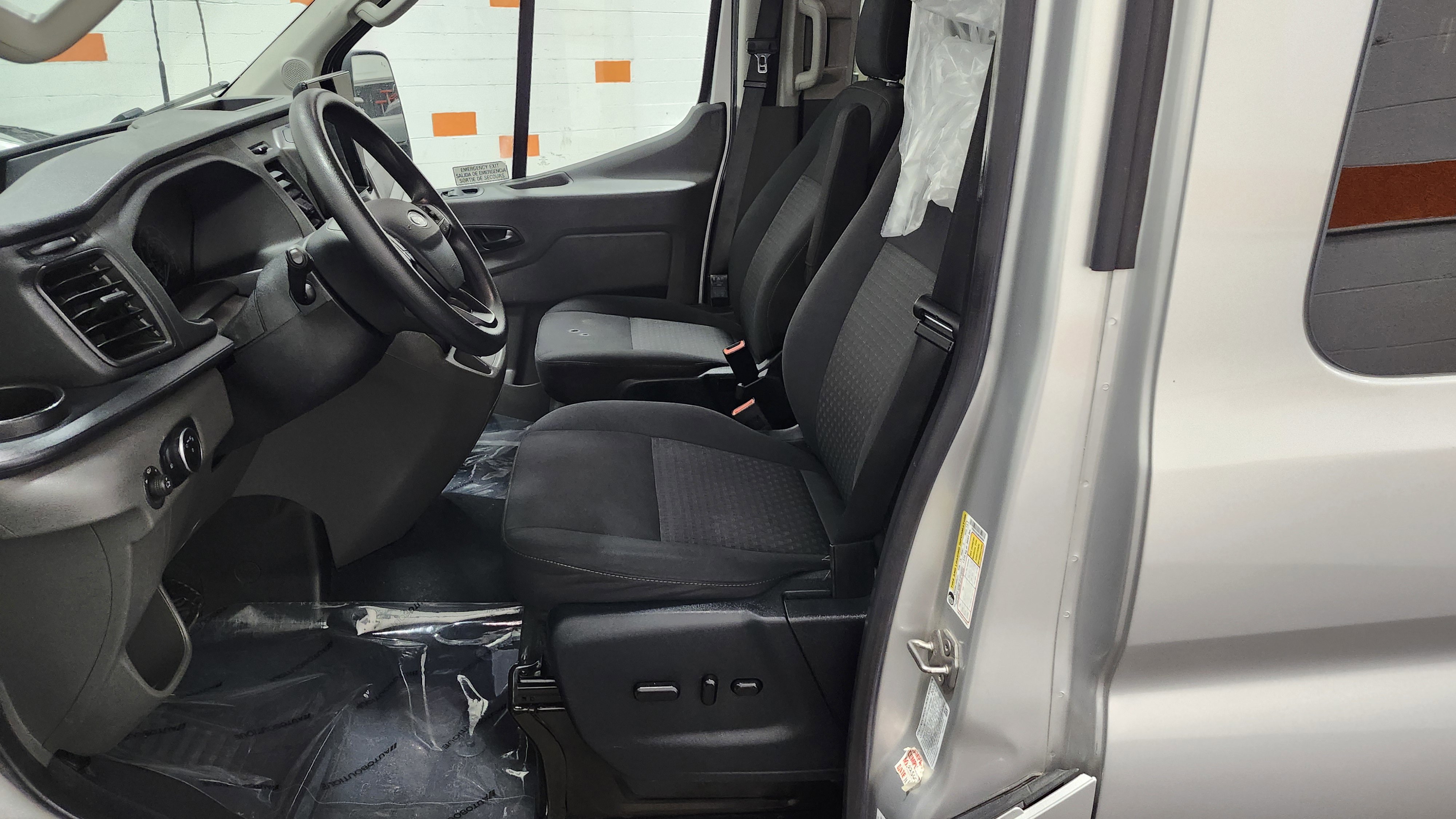 Used 2022 Ford Transit 350 XLT image 25