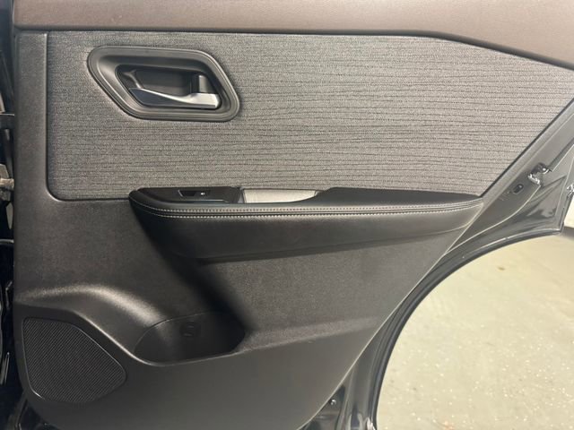 Used 2021 Nissan Rogue SV image 33